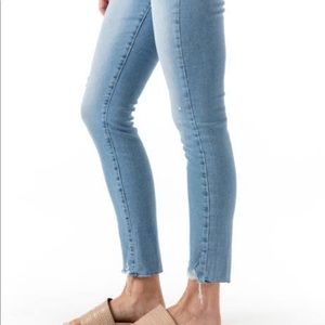 Modern American Soho High Waist Raw Hem Crop Skinny Jeans